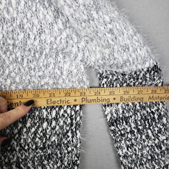 Maurices XL Mock Neck Pullover Sweater Two Tone White Black Fuzzy Cozy Winter - Picture 6 of 7